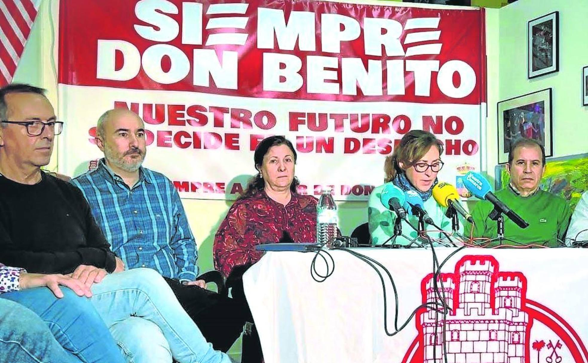 Presentación de Siempre Don Benito como partido político dispuesto a concurrir en las próximas elecciones. 