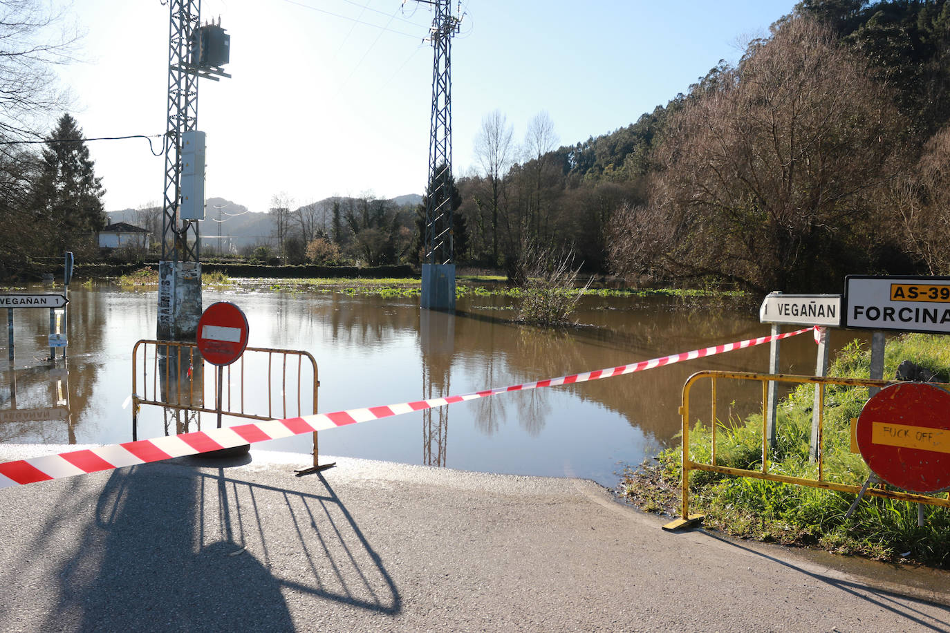 El río Narcea a su paso por Quinzanas. 