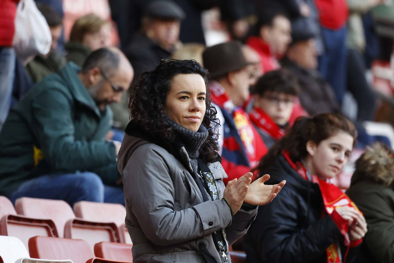 Fotos: ¿Estuviste en el Sporting - Zaragoza? ¡Búscate en las fotos!