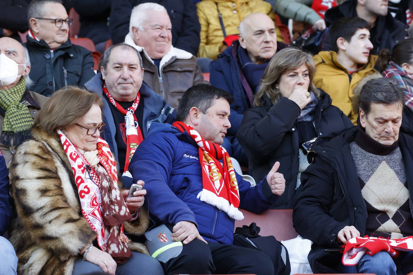 Fotos: ¿Estuviste en el Sporting - Zaragoza? ¡Búscate en las fotos!