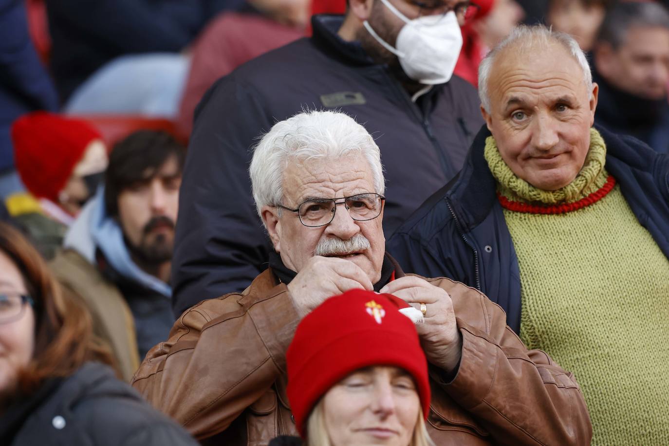 Fotos: ¿Estuviste en el Sporting - Zaragoza? ¡Búscate en las fotos!