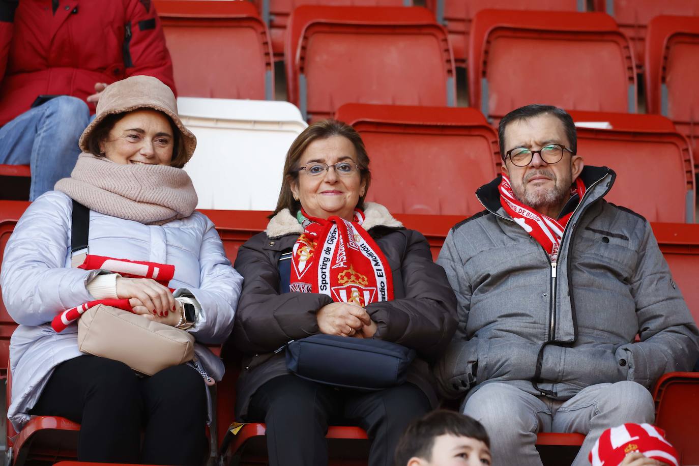 Fotos: ¿Estuviste en el Sporting - Zaragoza? ¡Búscate en las fotos!