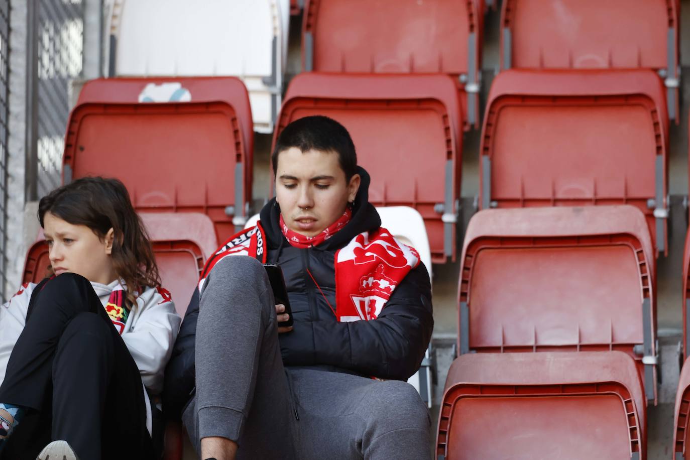 Fotos: ¿Estuviste en el Sporting - Zaragoza? ¡Búscate en las fotos!