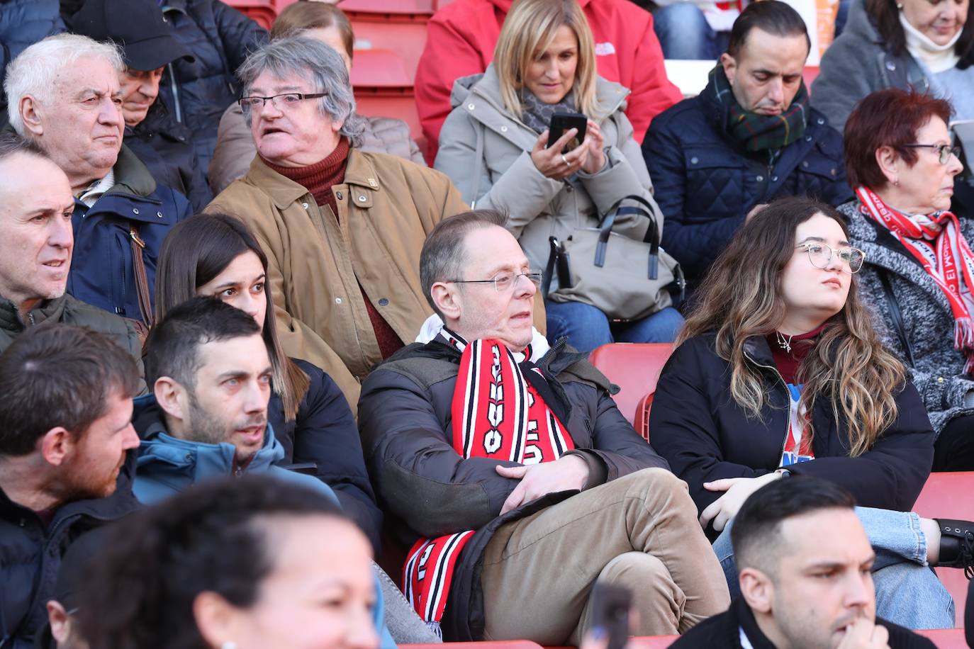 Fotos: ¿Estuviste en el Sporting - Zaragoza? ¡Búscate en las fotos!