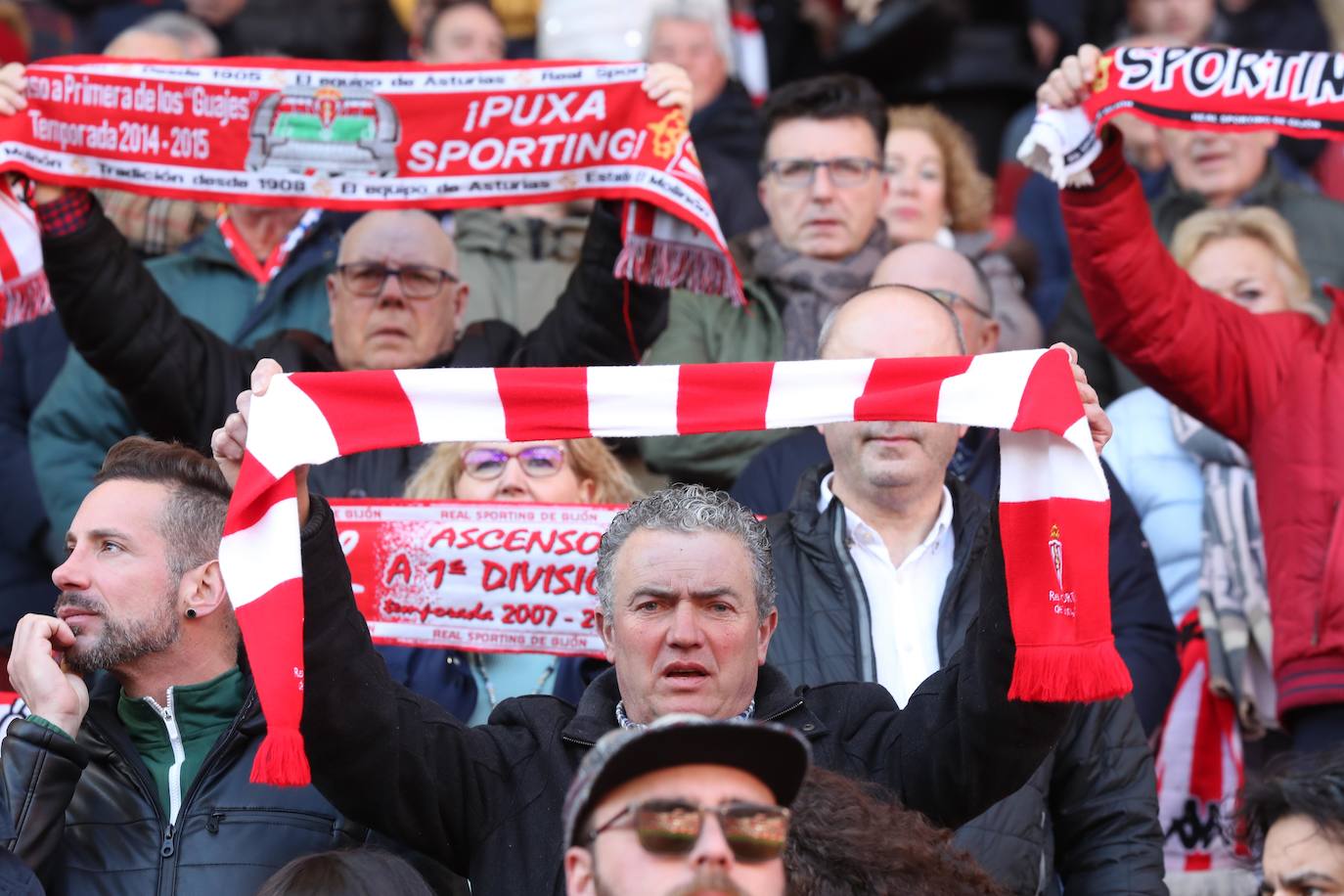 Fotos: ¿Estuviste en el Sporting - Zaragoza? ¡Búscate en las fotos!