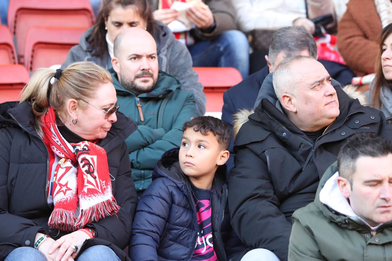 Fotos: ¿Estuviste en el Sporting - Zaragoza? ¡Búscate en las fotos!