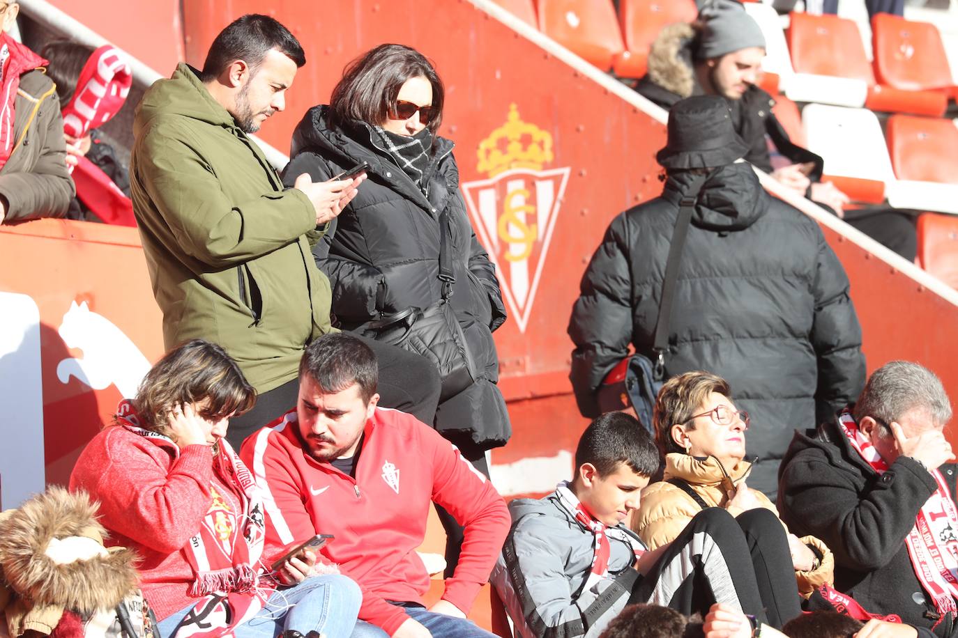 Fotos: ¿Estuviste en el Sporting - Zaragoza? ¡Búscate en las fotos!