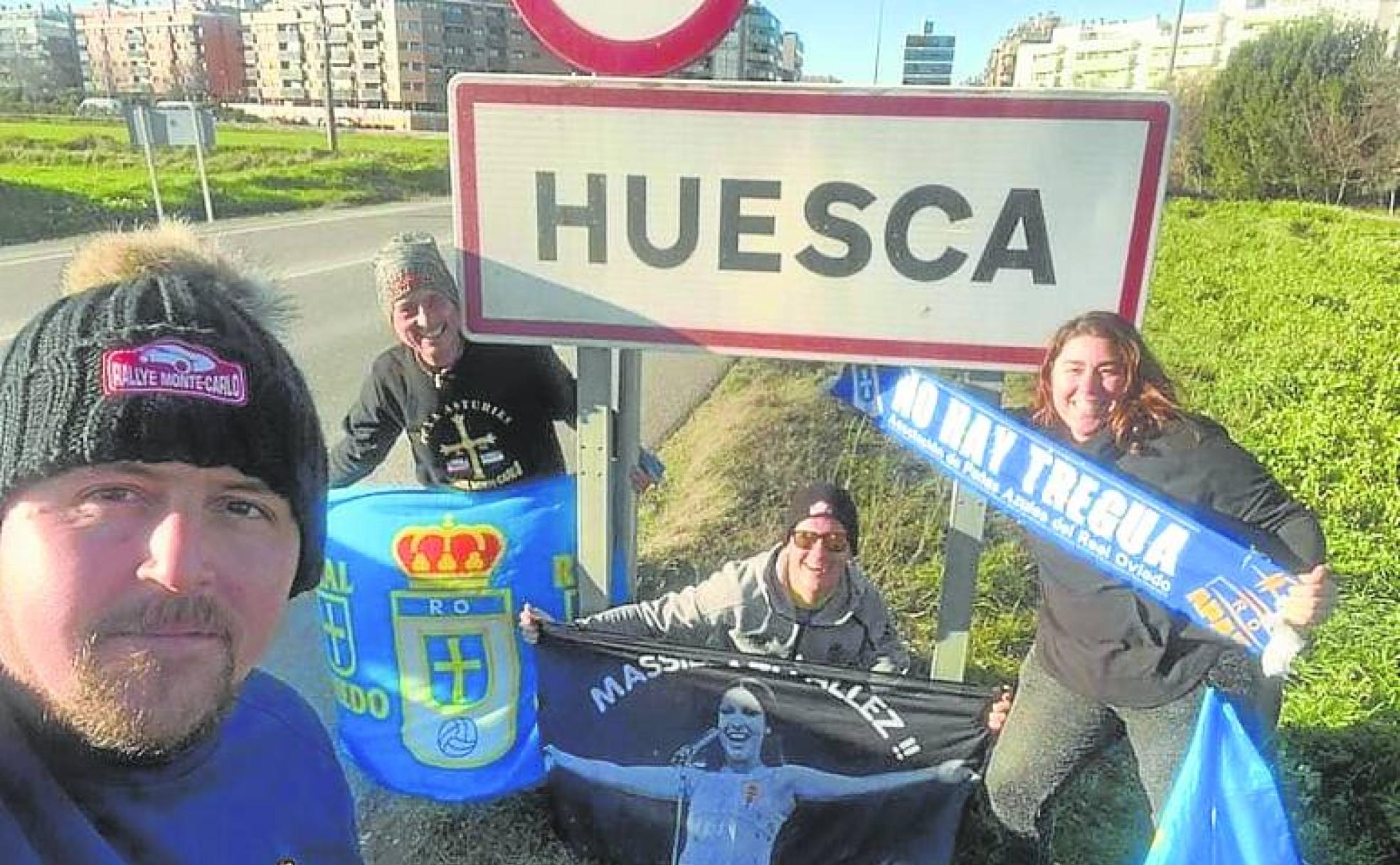 Nacho, Jaime, Javi y Silvia tras llegar a Huesca procedentes del Rallye Montecarlo (Mónaco).