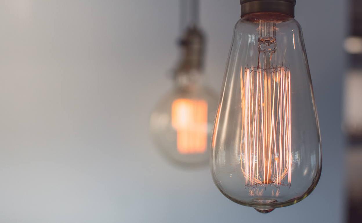 Consulta el precio de la luz por horas para este sábado, 28 de enero