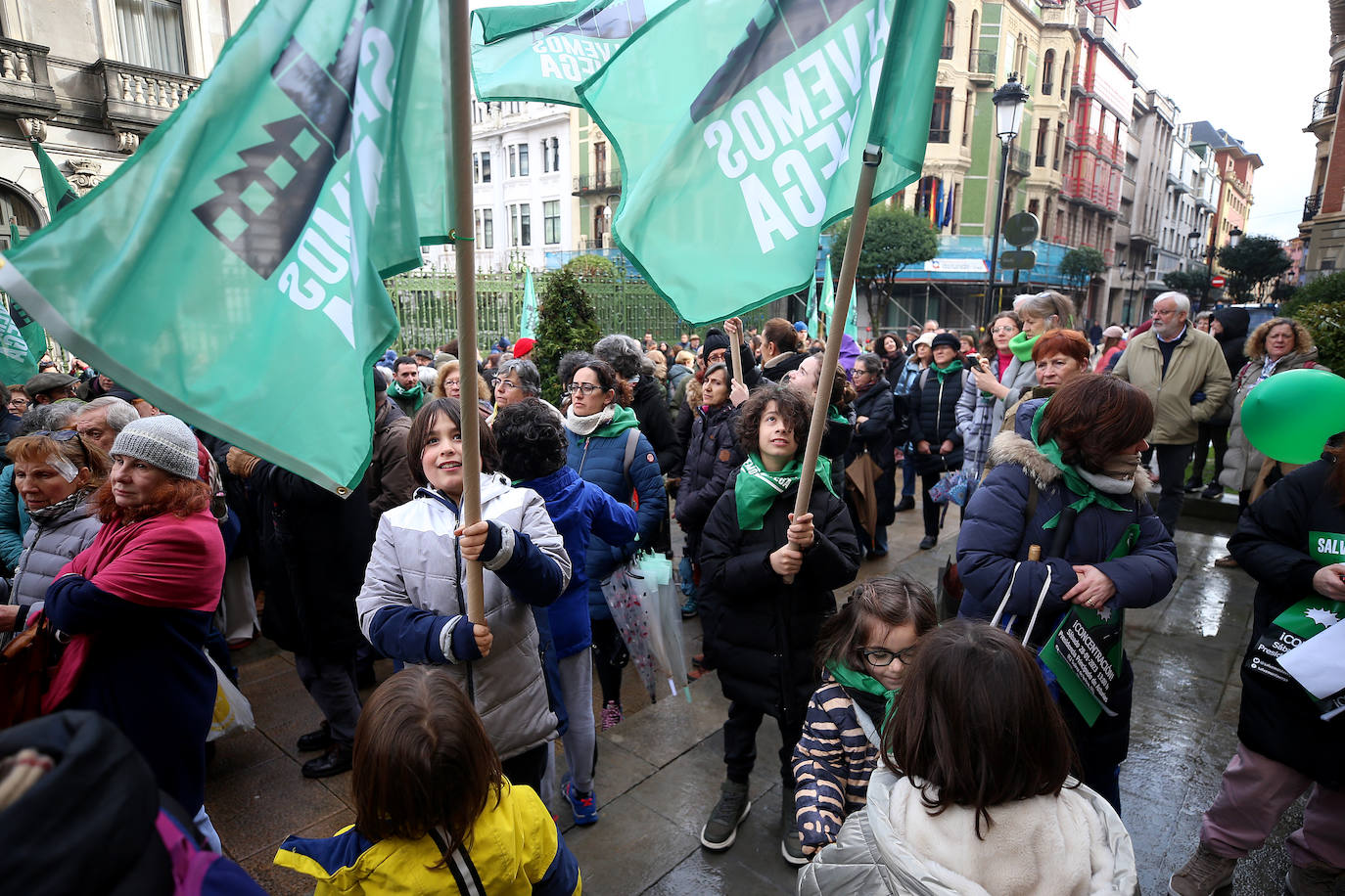 Fotos: Concentración en Oviedo contra el proyecto para la fábrica de La Vega