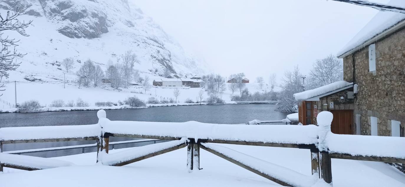 Fotos: Las imágenes que deja la nieve en Somiedo