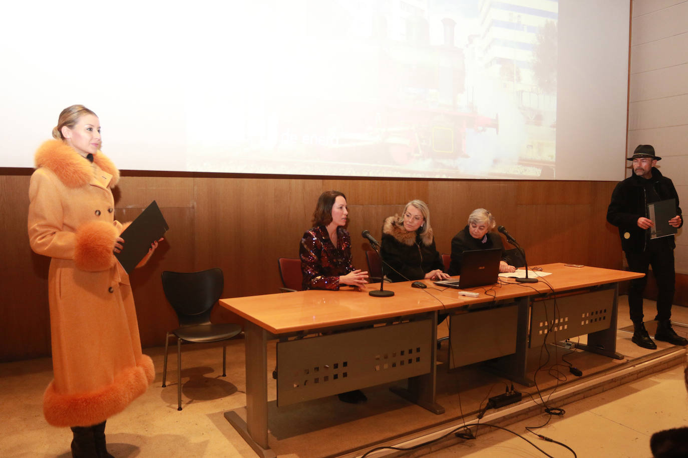 Fotos: Gijón, a todo trapo y a todo tren