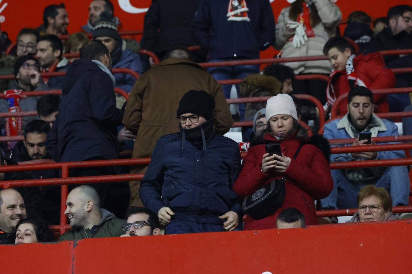 Fotos: ¿Estuviste en el Sporting-Málaga? ¡Búscate en las fotos!