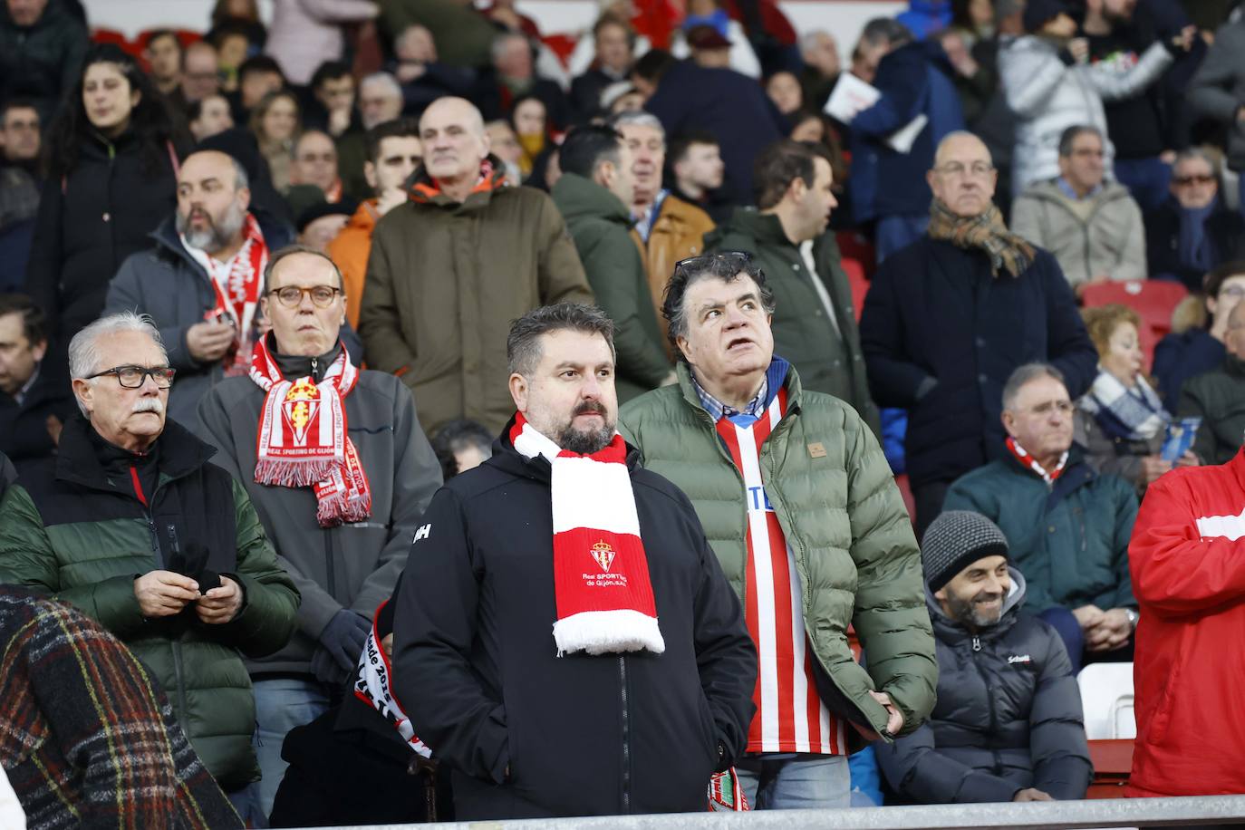 Fotos: ¿Estuviste en el Sporting-Málaga? ¡Búscate en las fotos!