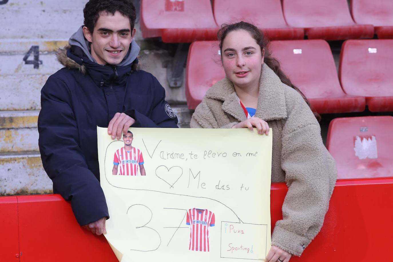 Fotos: ¿Estuviste en el Sporting-Málaga? ¡Búscate en las fotos!