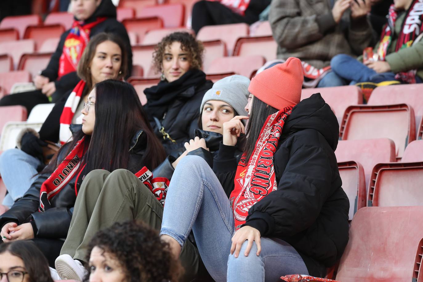 Fotos: ¿Estuviste en el Sporting-Málaga? ¡Búscate en las fotos!