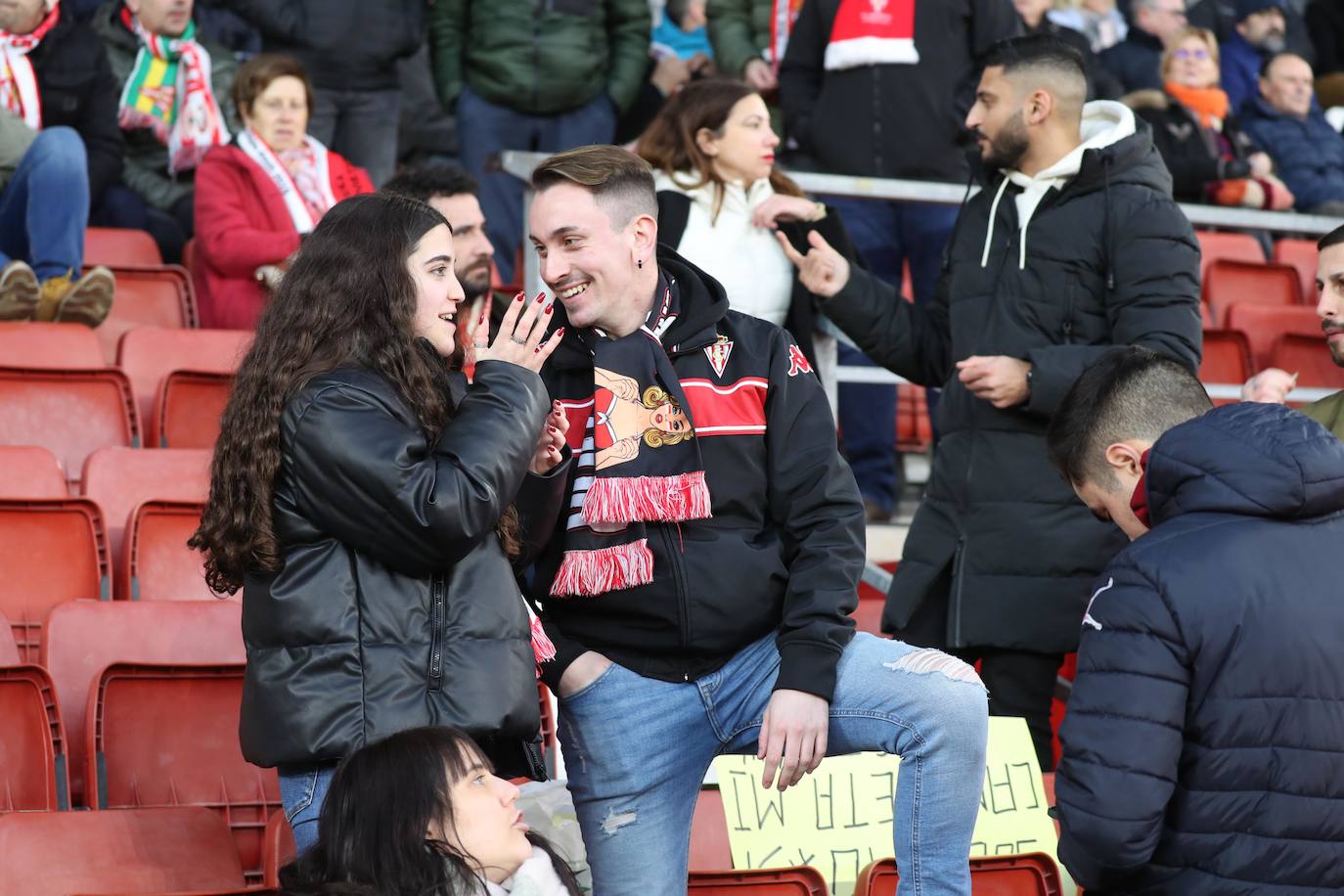 Fotos: ¿Estuviste en el Sporting-Málaga? ¡Búscate en las fotos!