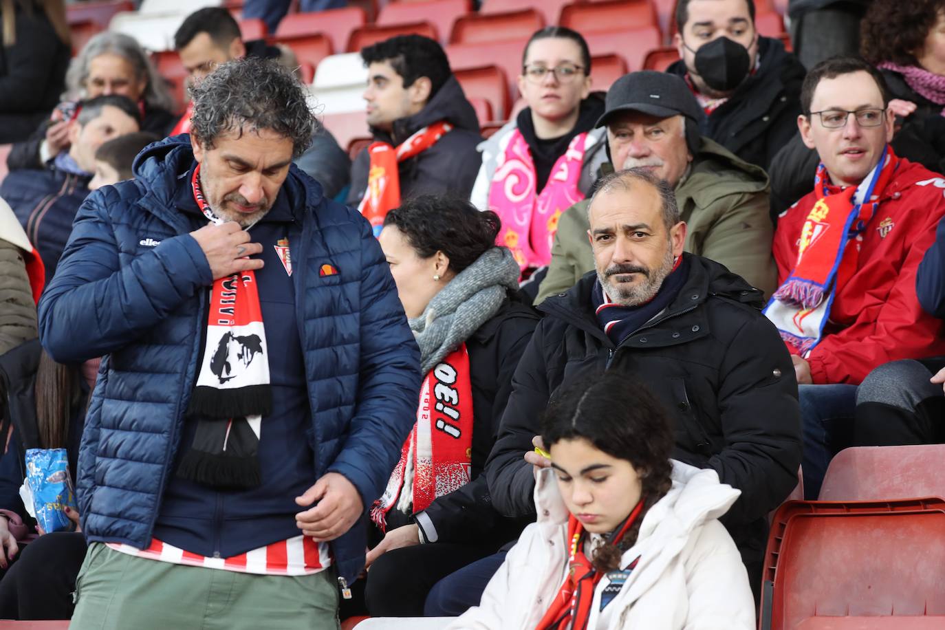 Fotos: ¿Estuviste en el Sporting-Málaga? ¡Búscate en las fotos!