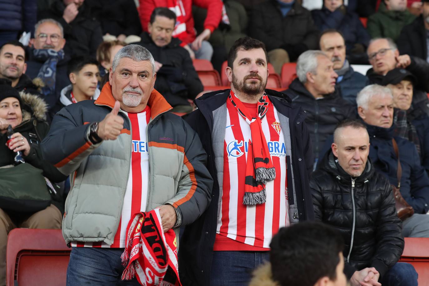 Fotos: ¿Estuviste en el Sporting-Málaga? ¡Búscate en las fotos!