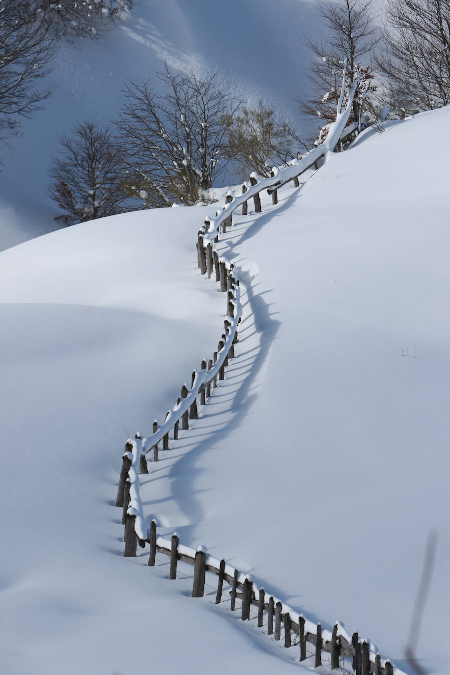 Fotos: Fuentes de Invierno se llena de esquiadores para disfrutar de la nieve