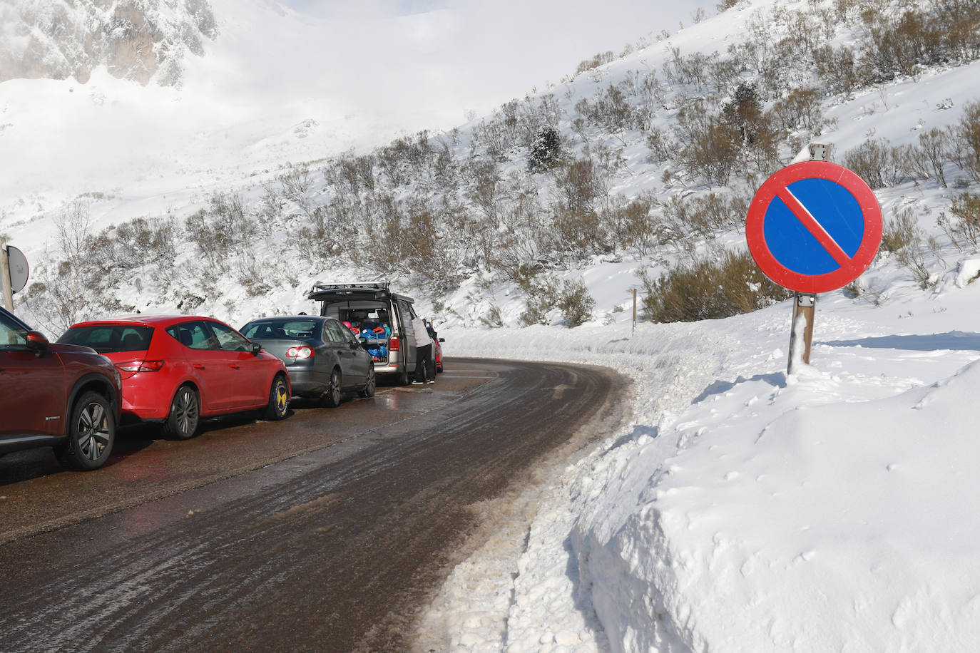 Fotos: Fuentes de Invierno se llena de esquiadores para disfrutar de la nieve