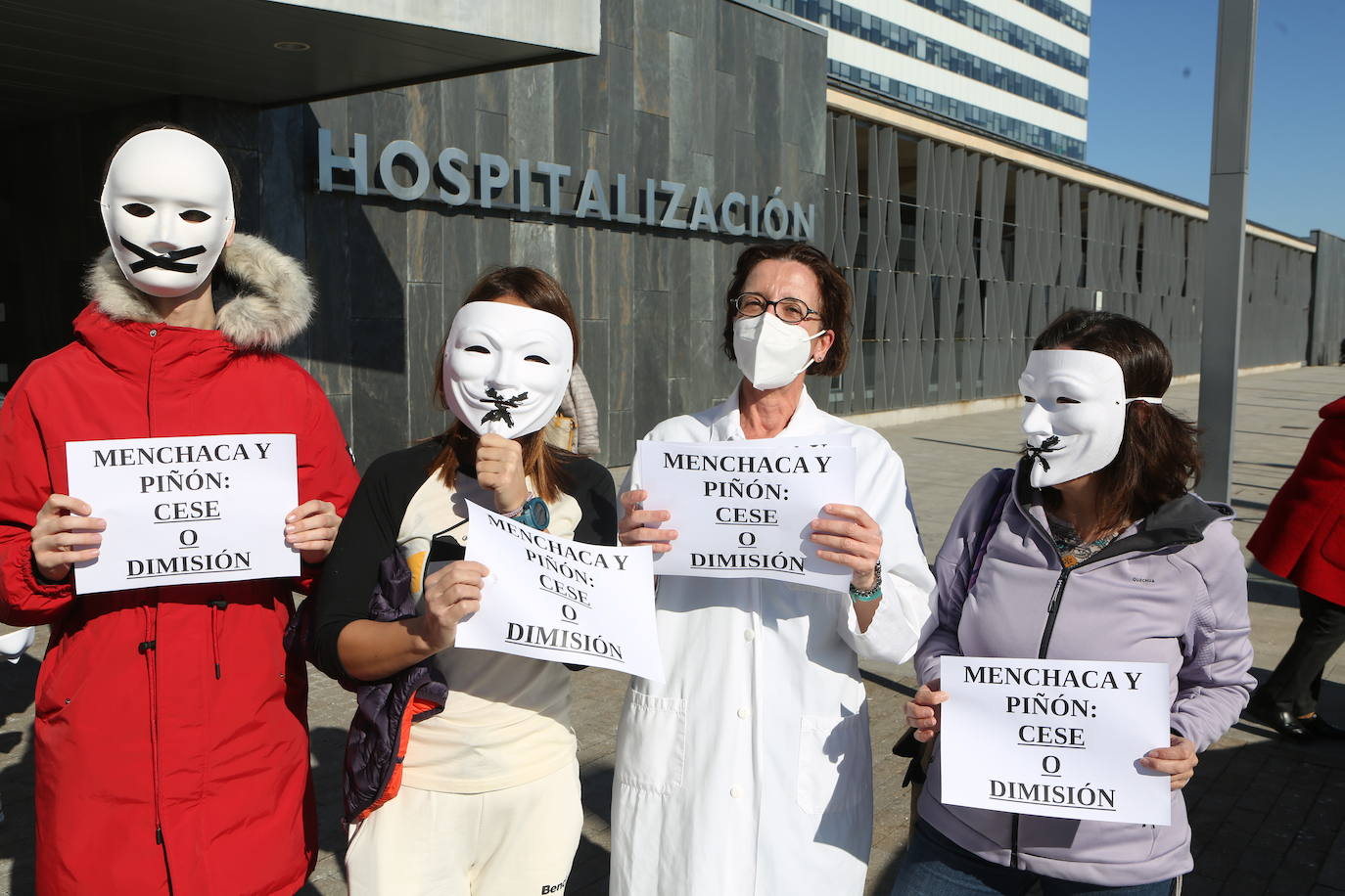 Fotos: Crece el malestar entre el personal del HUCA: «Nuestros derechos no son privilegios»