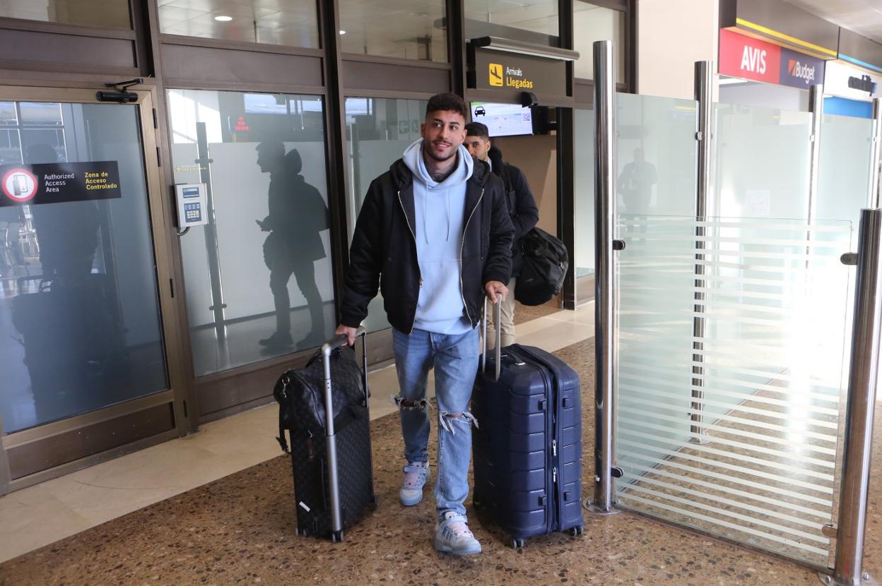 Camarasa, ayer, a su llegada al aeropuerto de Asturias.