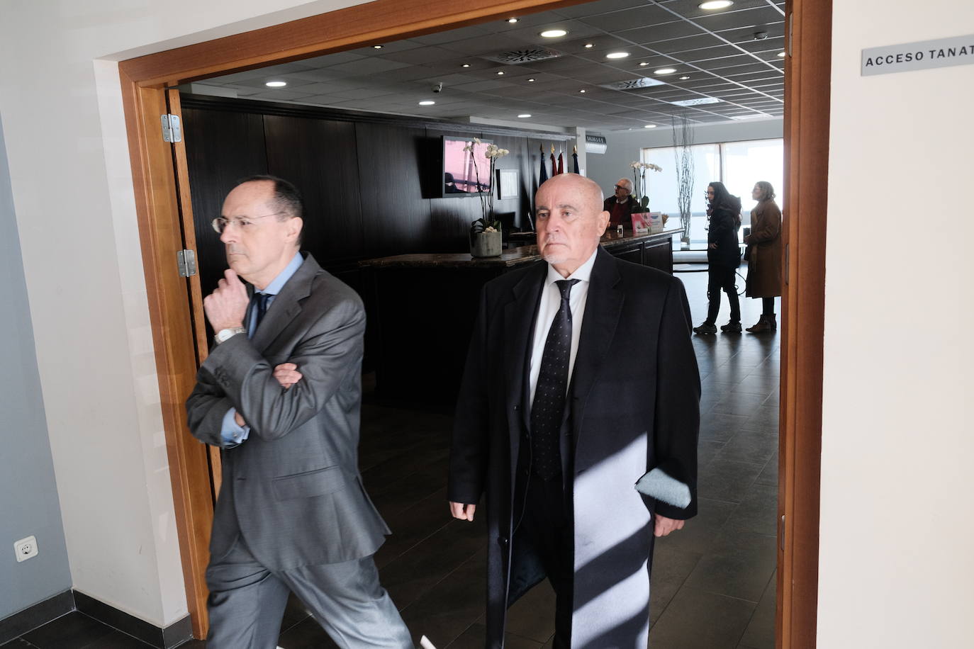 Fotos: Emotivo adiós al economista asturiano Juan Velarde