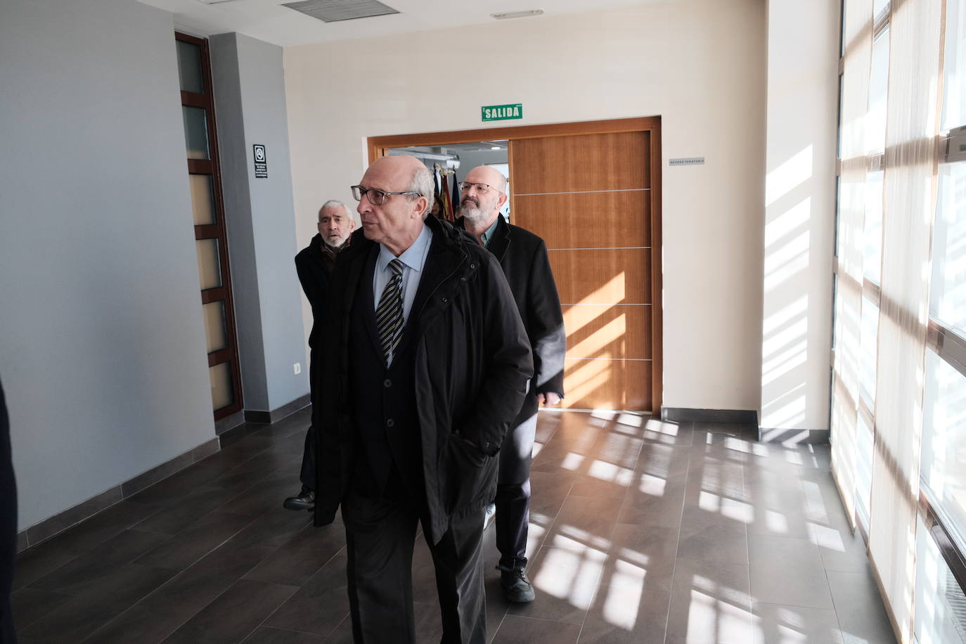 Fotos: Emotivo adiós al economista asturiano Juan Velarde