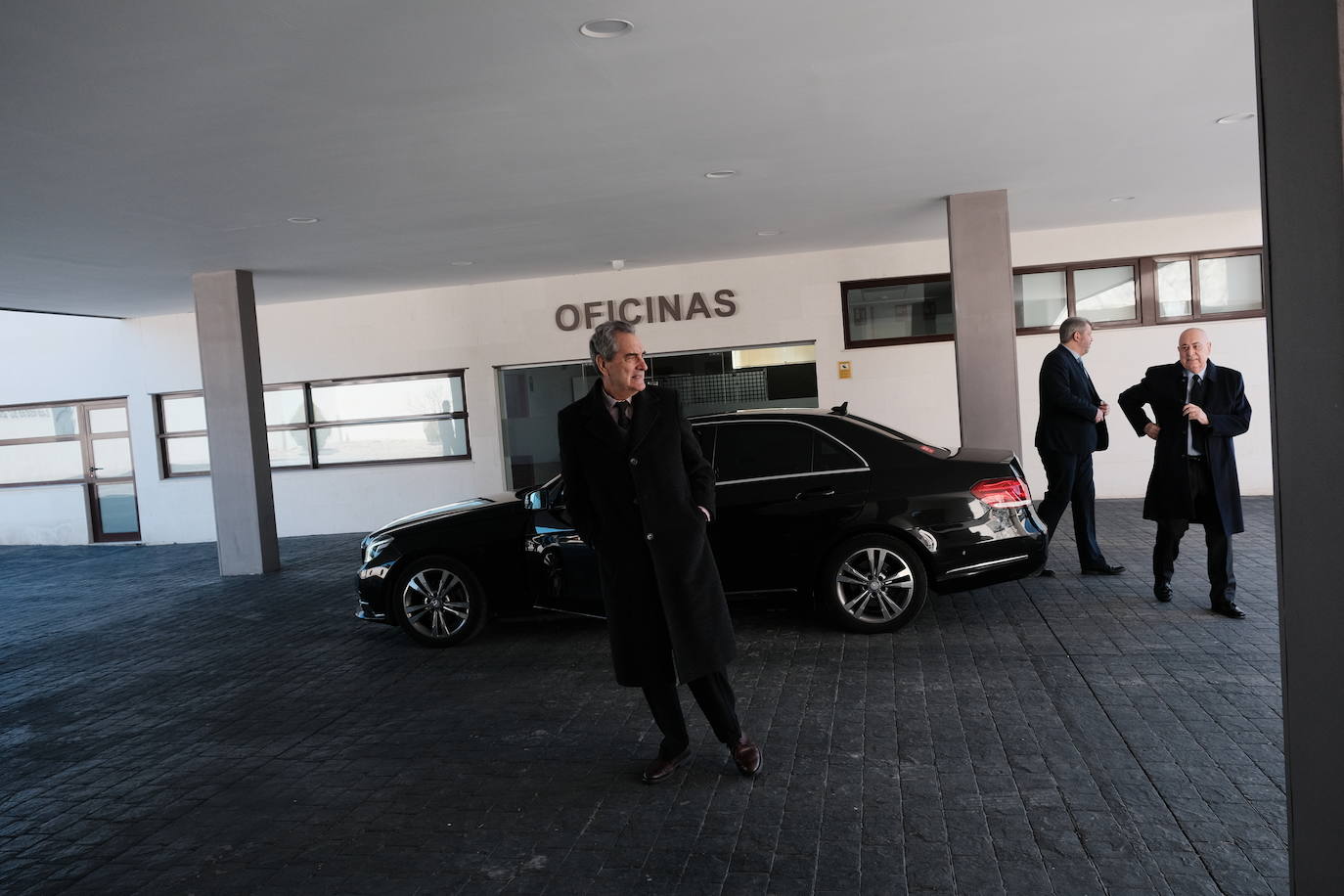 Fotos: Emotivo adiós al economista asturiano Juan Velarde