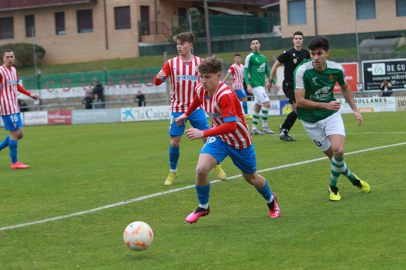 Fotos: Las mejores jugadas del Llanes - Sporting B