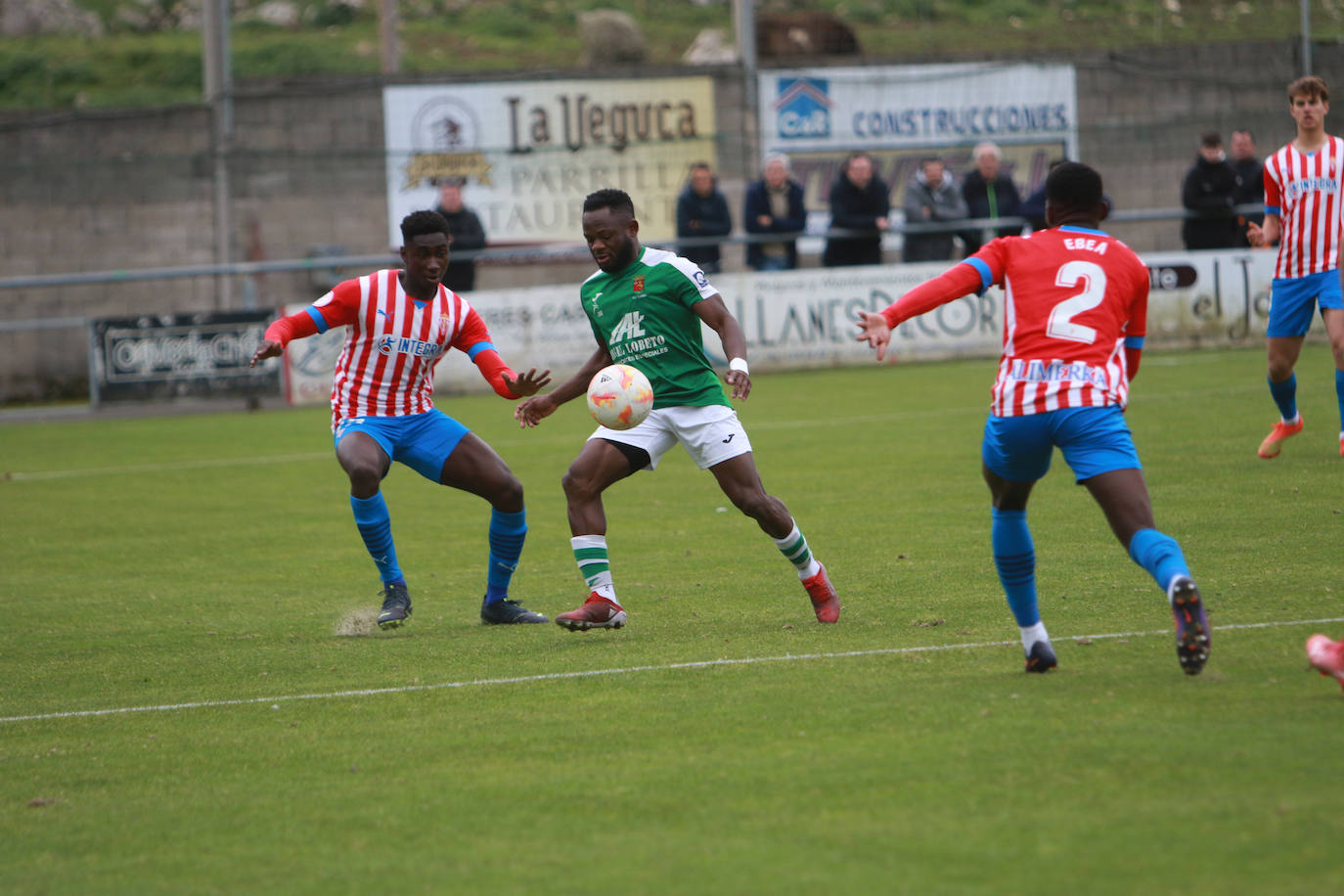 Fotos: Las mejores jugadas del Llanes - Sporting B