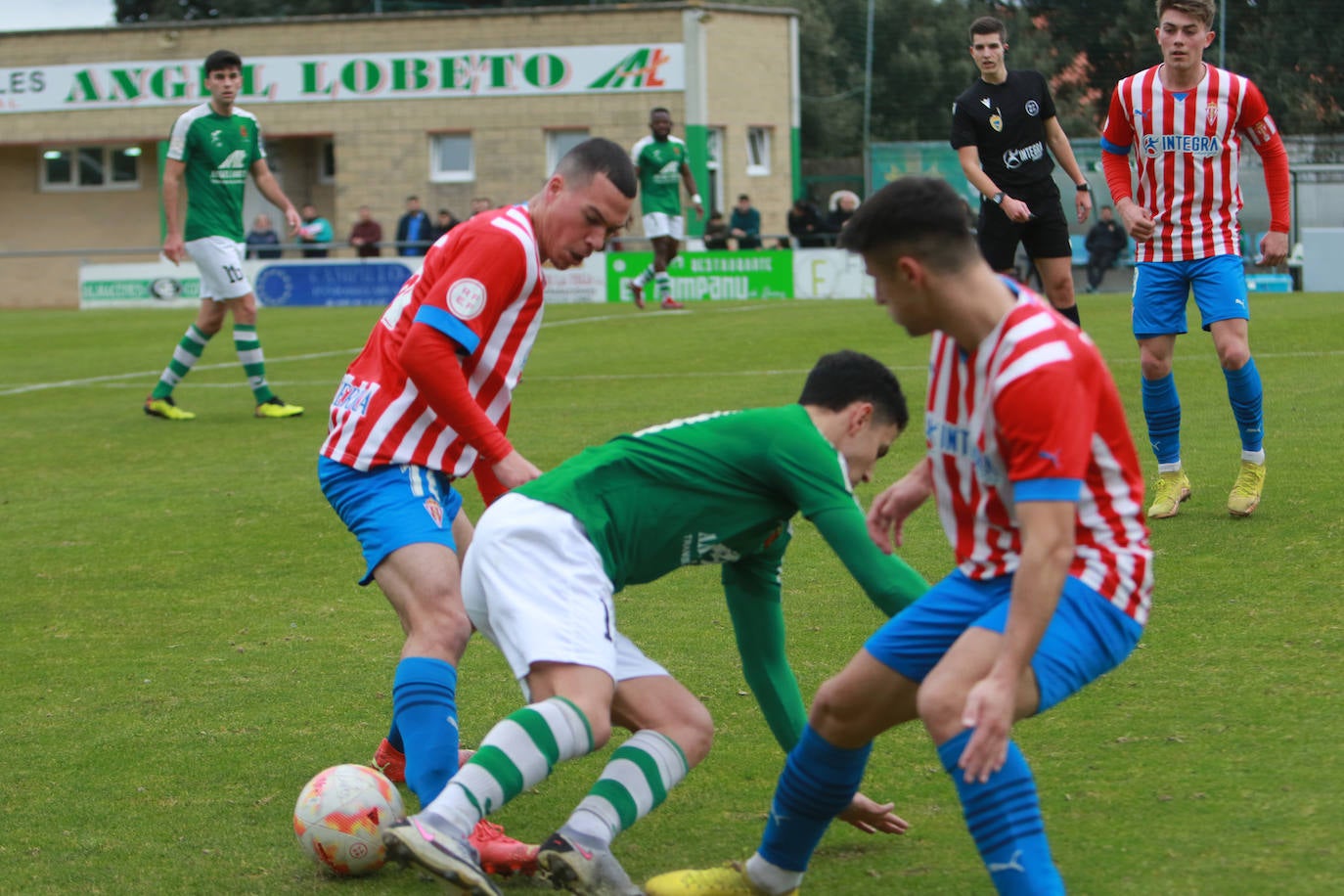 Fotos: Las mejores jugadas del Llanes - Sporting B