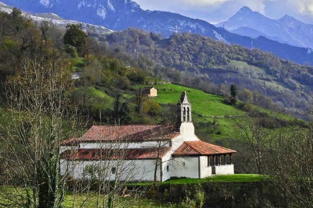 Iglesia de San Vicente de Serrapio, ubicada en una de las rutas no reconocidas. 