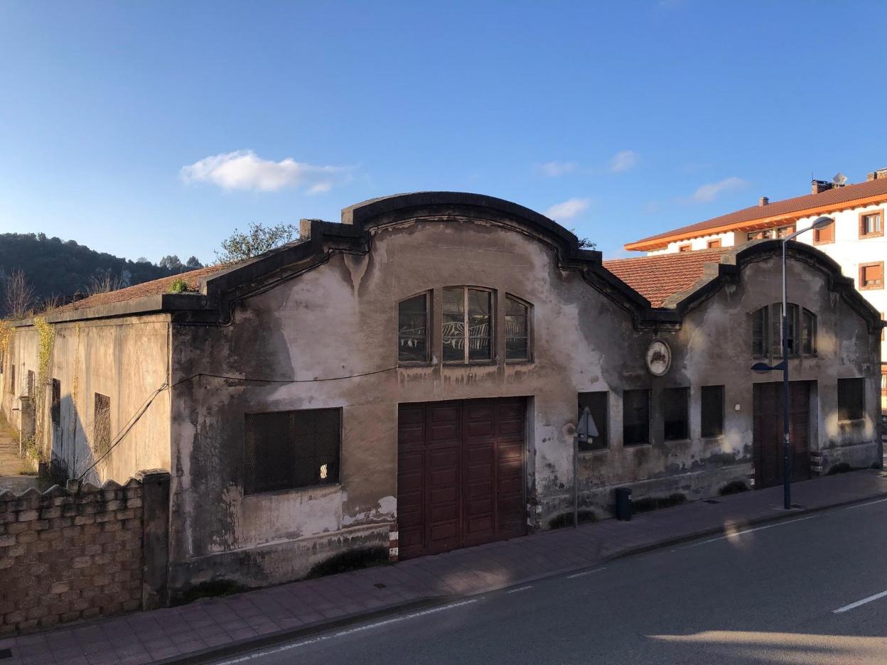 Naves de Albo, que serán recuperadas. 