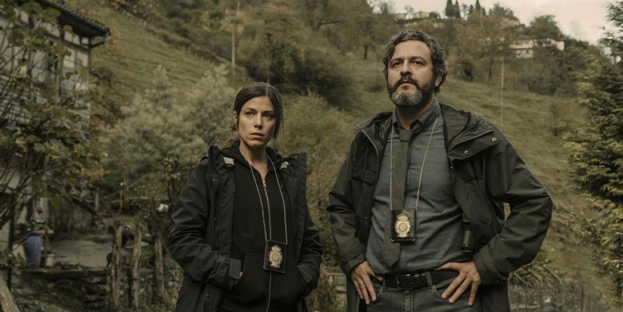 Iria del Río e Isak Férriz son los policías que tratan de resolver el misterio de 'Infiesto'. 