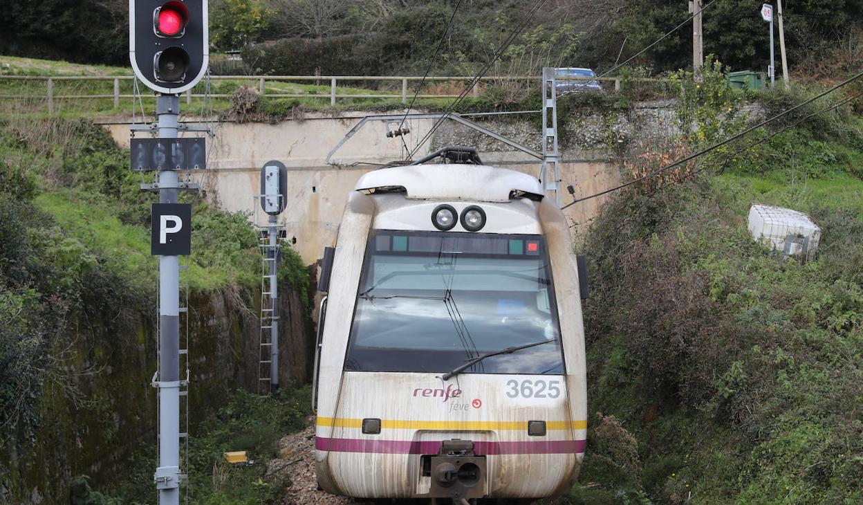 El problema con los trenes que se empezaron a diseñar demasiado grandes para pasar por parte de los túneles es solo el último de una larga serie