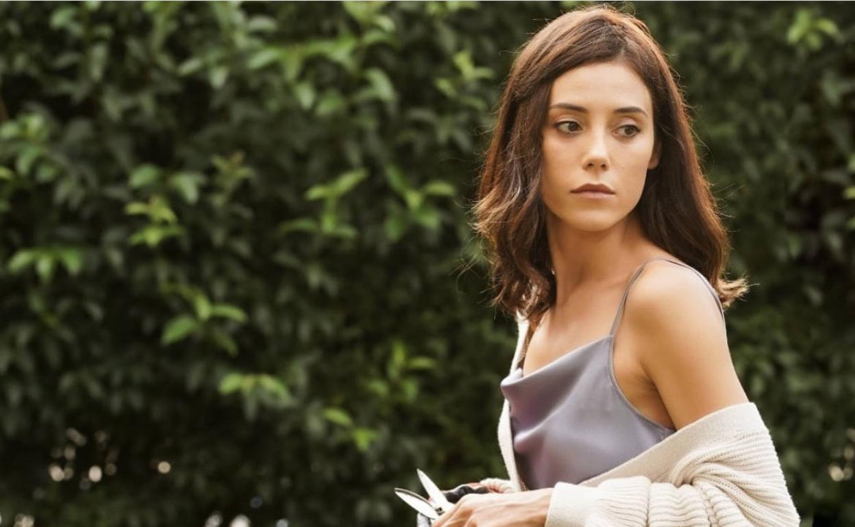 Dan por desaparecida a la actriz de telenovelas turcas Cansu Dere tras el terremoto