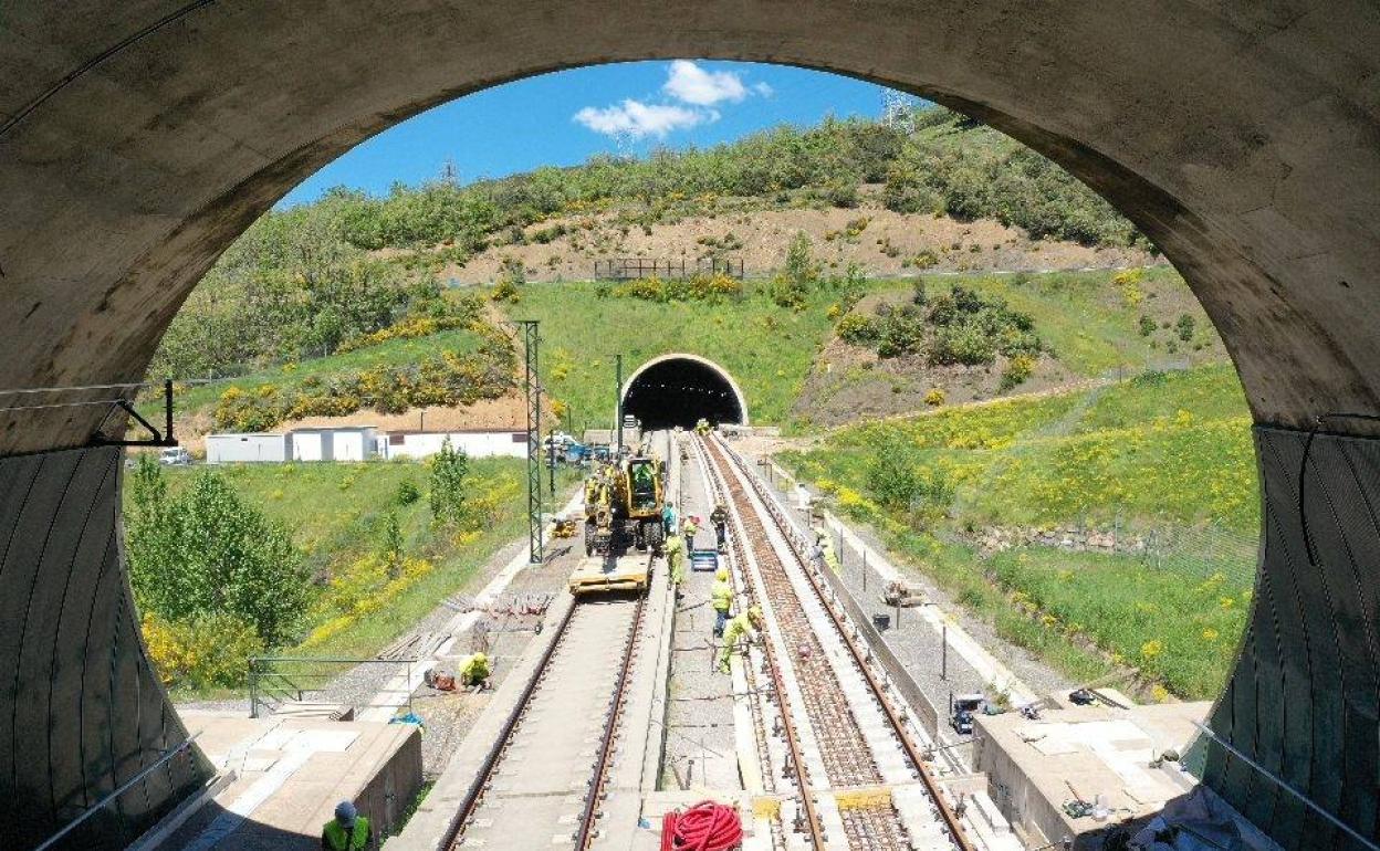 Obras en la variante de Pajares, a finales de enero.