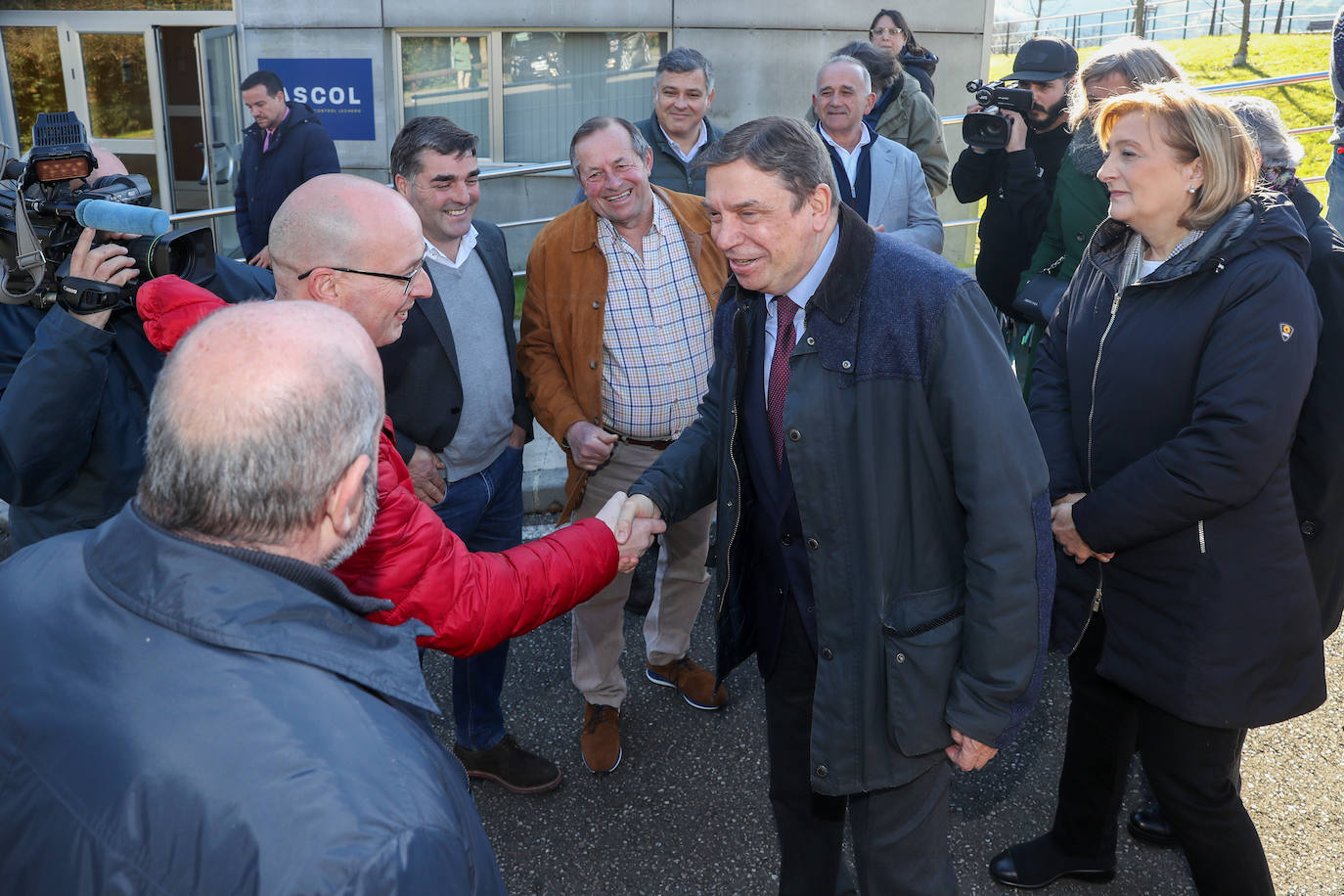 Fotos: Luis Planas visita las instalaciones de Ascol