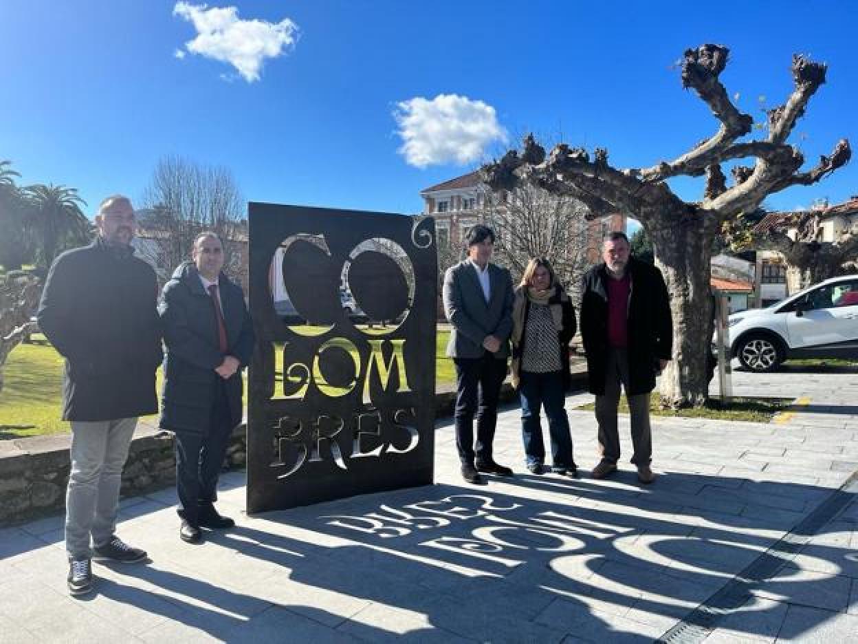 Las letras inauguradas ayer ofrecen vistas a la plaza de Colombres. 