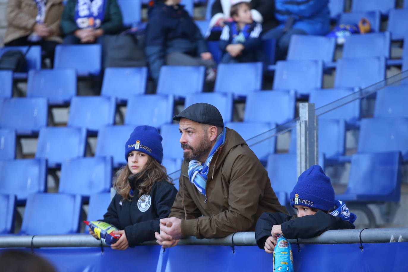 Fotos: ¿Estuviste en el Real Oviedo - Burgos? ¡Búscate en el Carlos Tartiere!