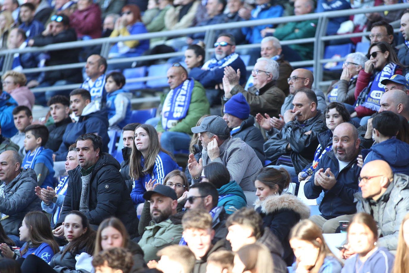 Fotos: ¿Estuviste en el Real Oviedo - Burgos? ¡Búscate en el Carlos Tartiere!