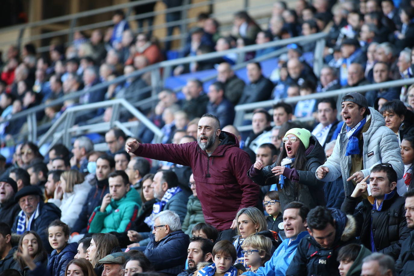 Fotos: ¿Estuviste en el Real Oviedo - Burgos? ¡Búscate en el Carlos Tartiere!