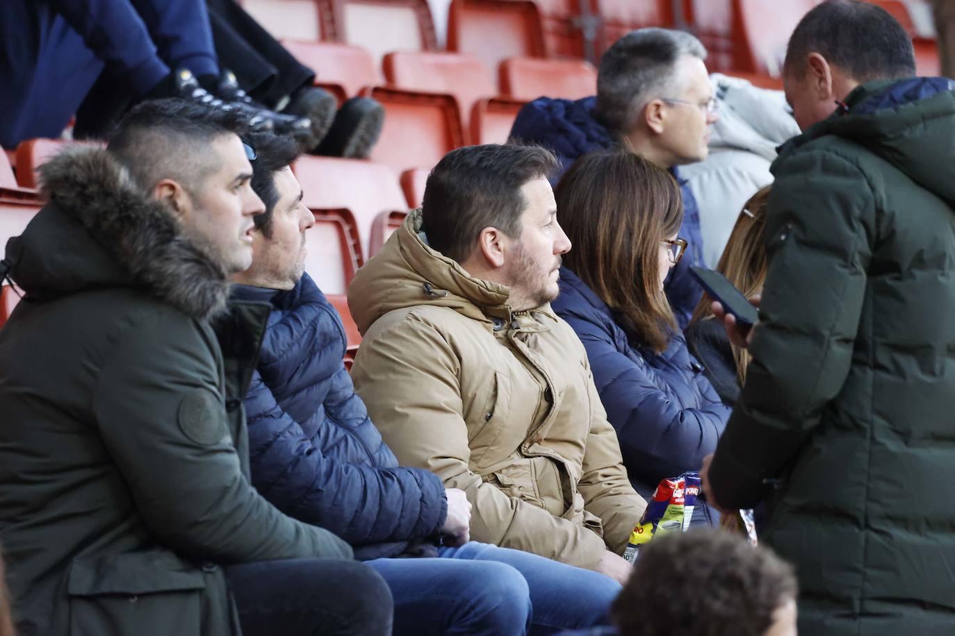 Fotos: ¿Estuviste en el Sporting - Huesca? ¡Búscate en El Molinón!