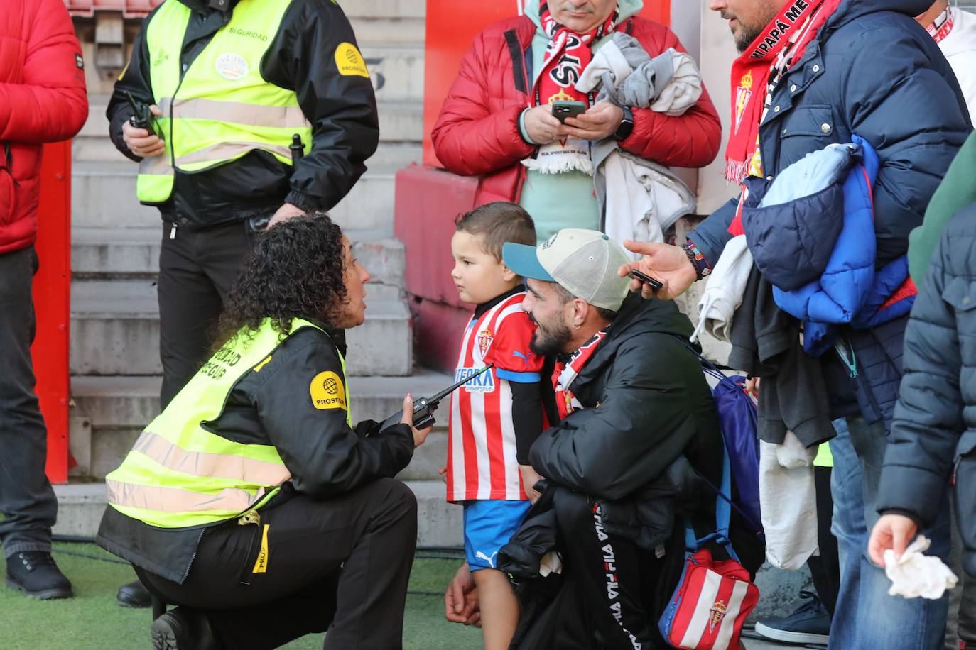 Fotos: ¿Estuviste en el Sporting - Huesca? ¡Búscate en El Molinón!