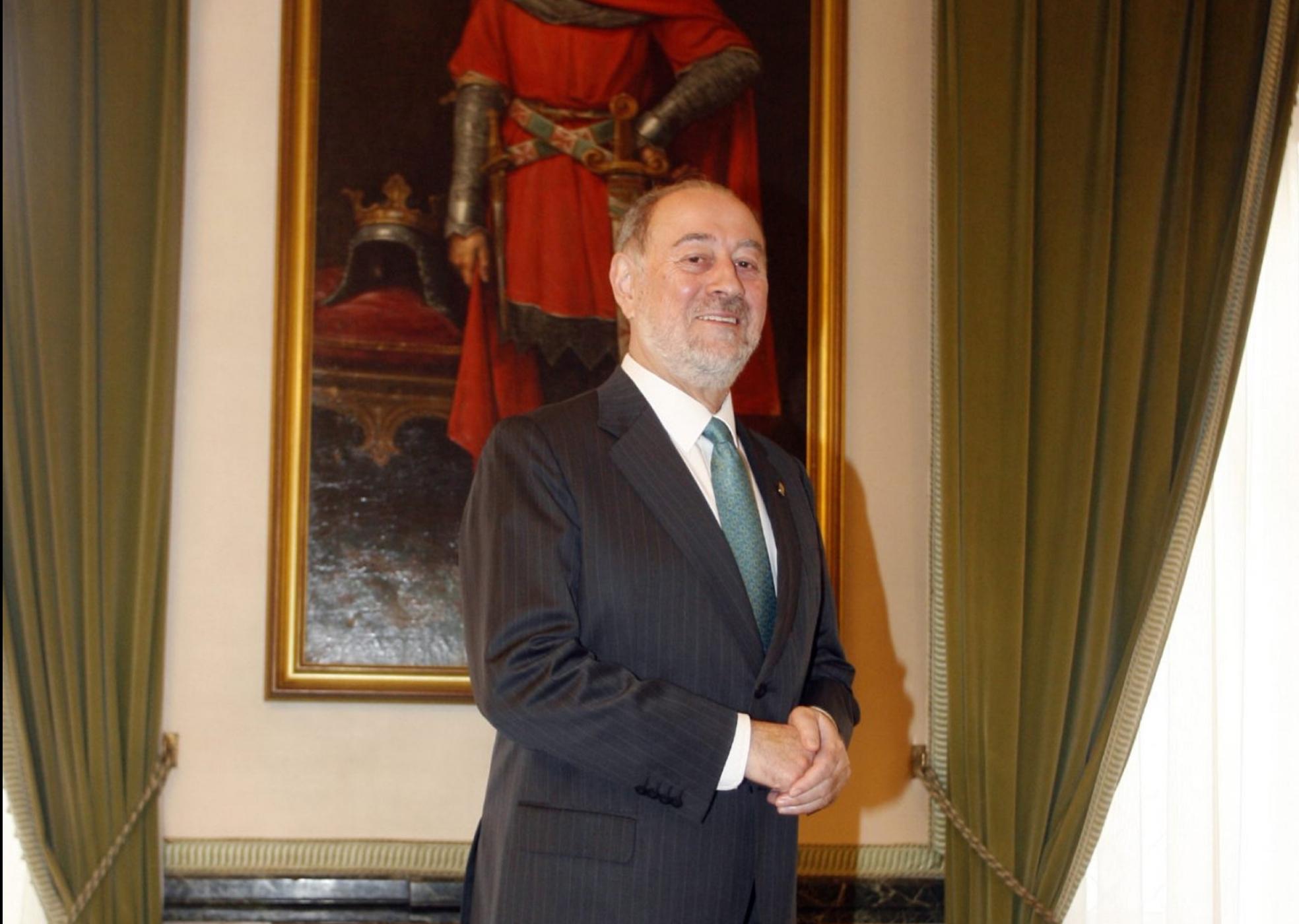 Gabino de Lorenzo en el Ayuntamiento de Oviedo. .