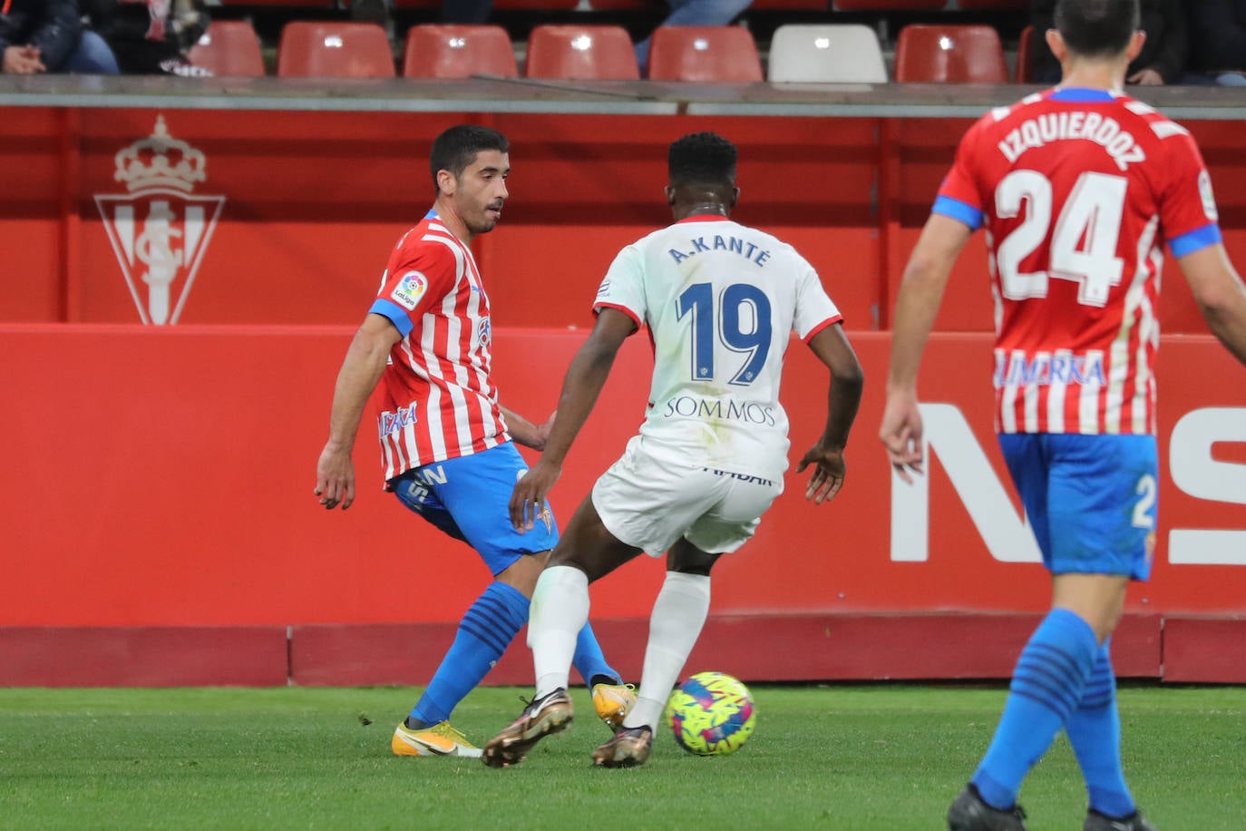 Fotos: Las mejores imágenes del Sporting 1-1 Huesca