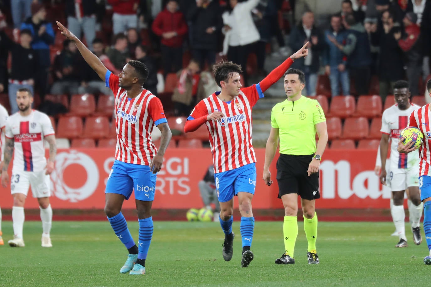 Fotos: Las mejores imágenes del Sporting 1-1 Huesca