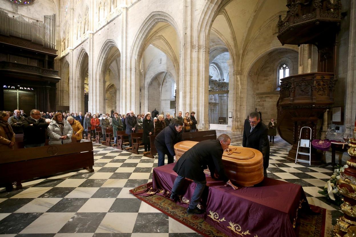 Funeral celebrado en la Catedral de Oviedo. 